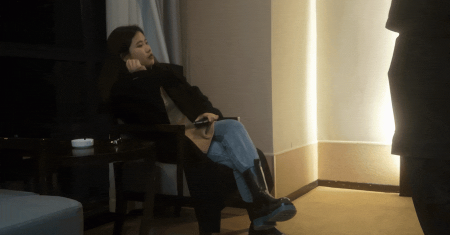 良家約炮大神【91大漢劉備】害羞的人妻愉情，完美露臉，別鬧，一會兒我還要回家呢
