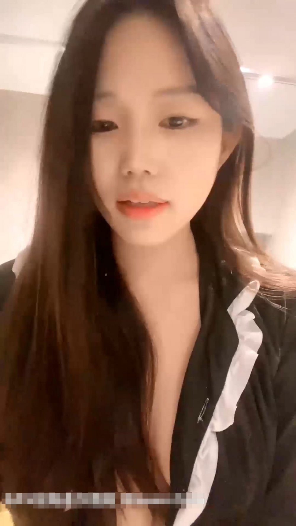 顏值不錯的純情大奶妹 互動撩騷狼友[MP4/1210MB]