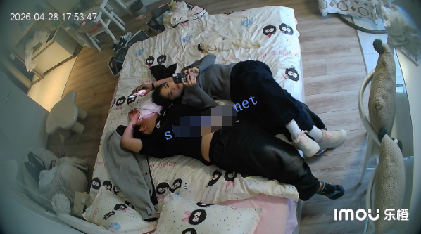 4-30流出樂橙酒店偷拍鮮嫩小學妹~與胖男友打鬧多日~最終得償所願激情啪啪