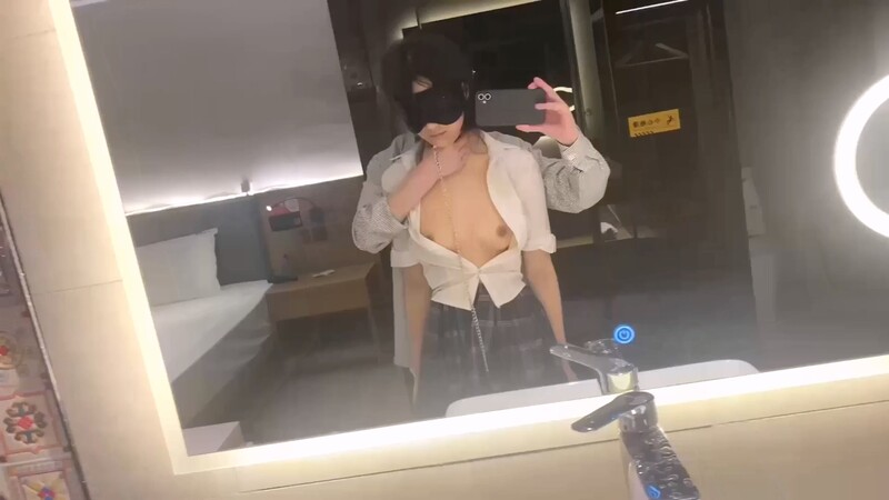 調教JK清純小母狗 栓著狗鏈牽引深喉肉棒 無毛穴插到陰蒂都凸激了 深插肉便器多體位中出[MP4/0.99G]