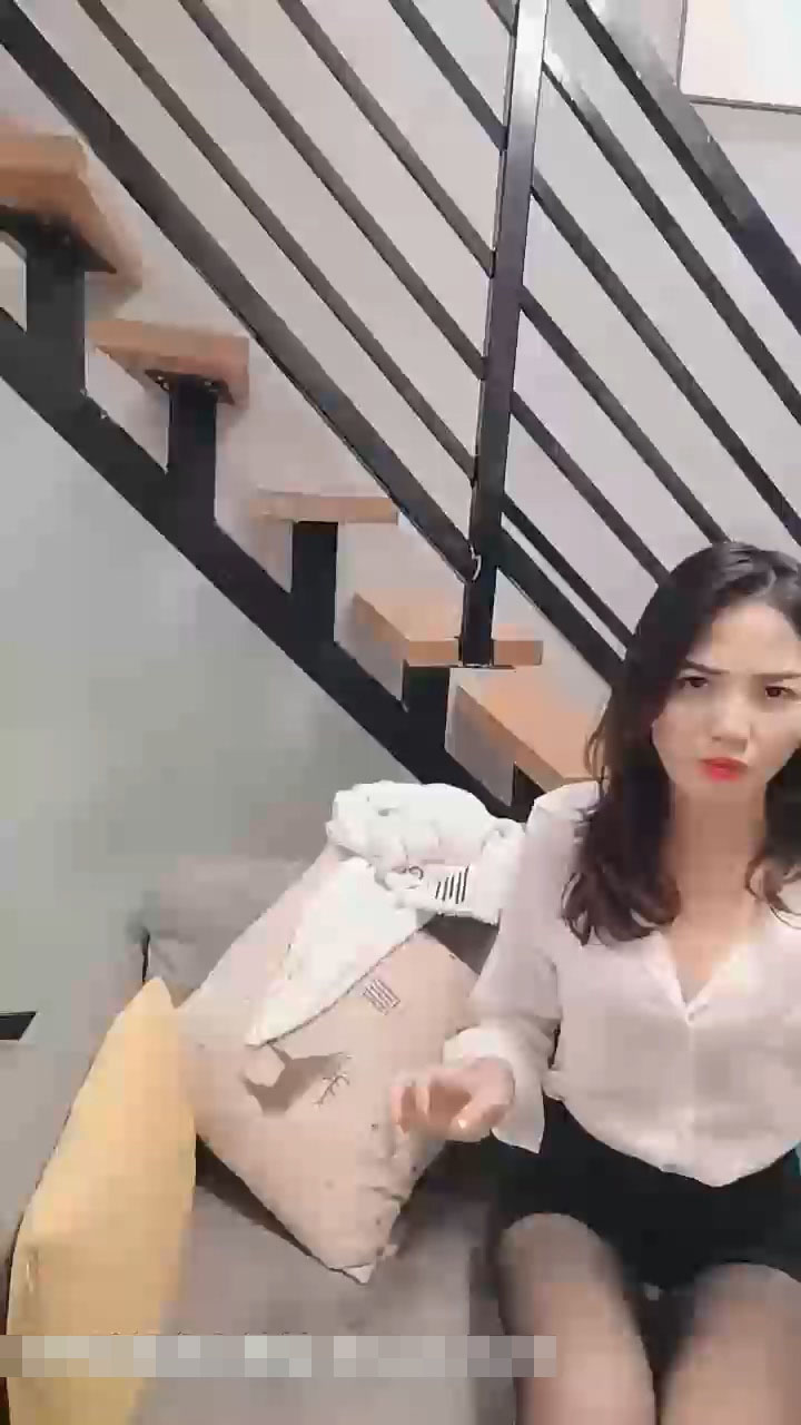 有紋身的小少婦跟小哥劇情演繹[MP4/387MB]