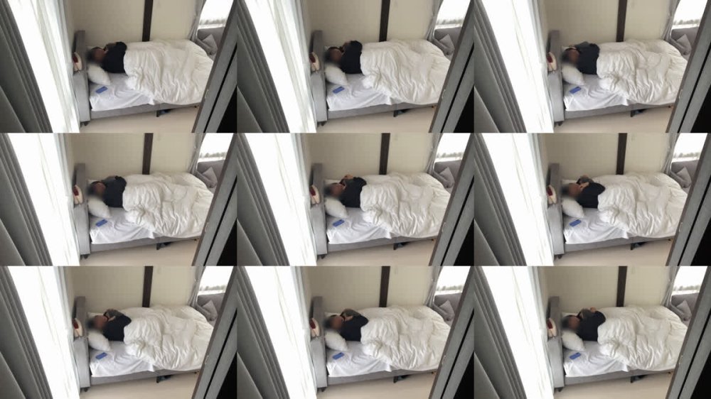 +++ FC2-PPV-4979344 [藻無し特典]彼氏と半同棲中の自宅で生ハメ。福岡のJDみのりちゃんとの密会記録３日分。気持ち良すぎて肩までザーメン飛びました。