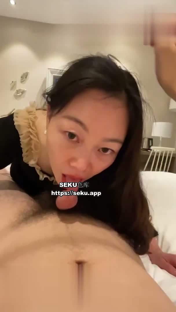 連雲港稅務局張婷芝 包養小奶狗慘遭背刺！ 完整視頻外網瘋傳！ 不惜給小奶狗深情舔舐
