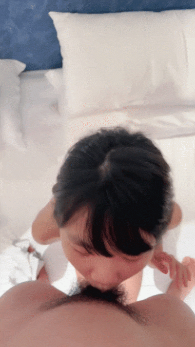 可愛小妹妹被兩畜生帶去酒店給幹了【06佳佳】完美露臉，超級嫩，少女粉嫩三點，水汪汪特寫私處！