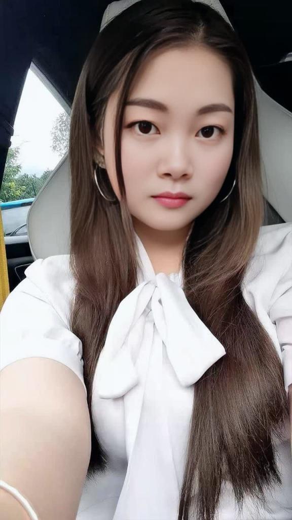 喜歡自拍的少婦[25P]