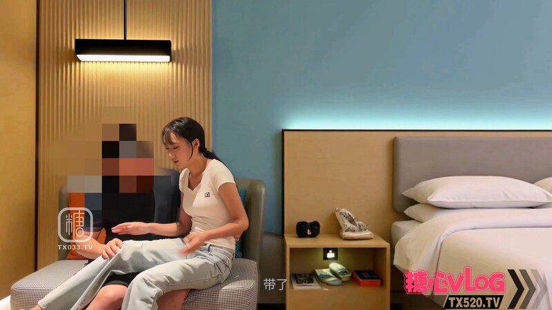 浪哥探花 - 19歲高顏值小母狗 極品黑金鮑塞滿抽插不停 深喉舔食猛騎榨精