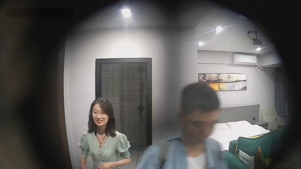 6-27流出樂橙酒店偷拍狗鏈調教外表清純的反差婊美女叫床真騷