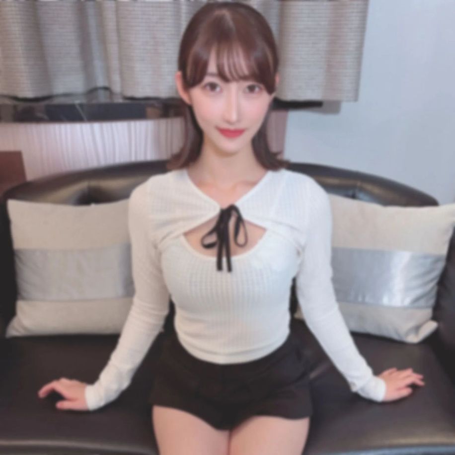 FC2-PPV-4992466 超大手上場企業で働く【高清無碼】