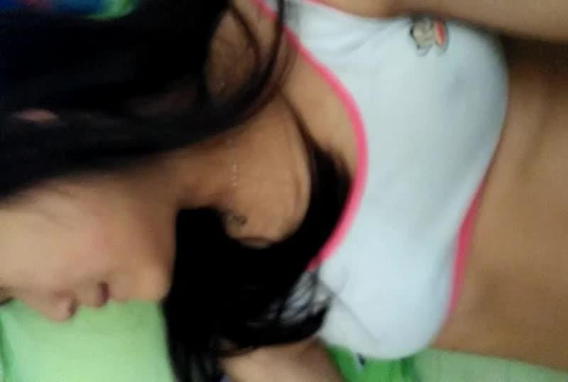 [情侶自拍A片]情侶打炮自拍學生妹女友穿校服挑逗要我給他痛快